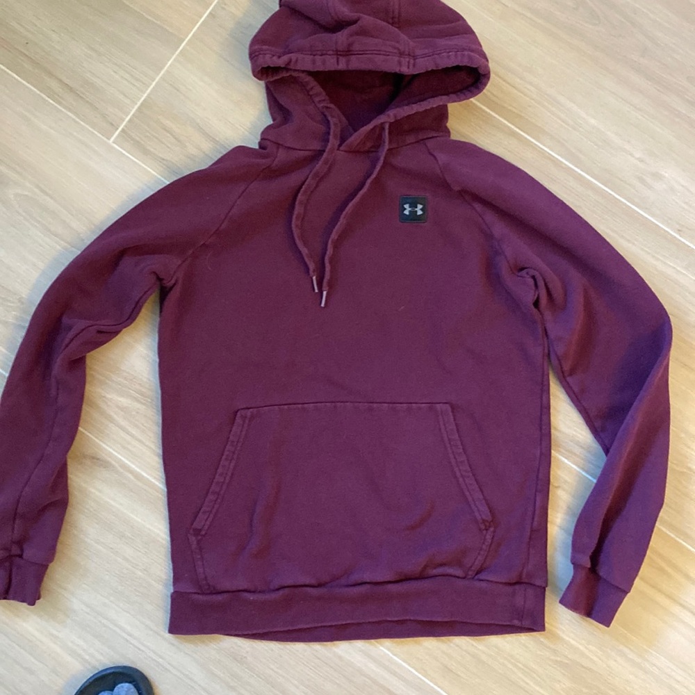 UNDER ARMOUR HOODIE SMALL